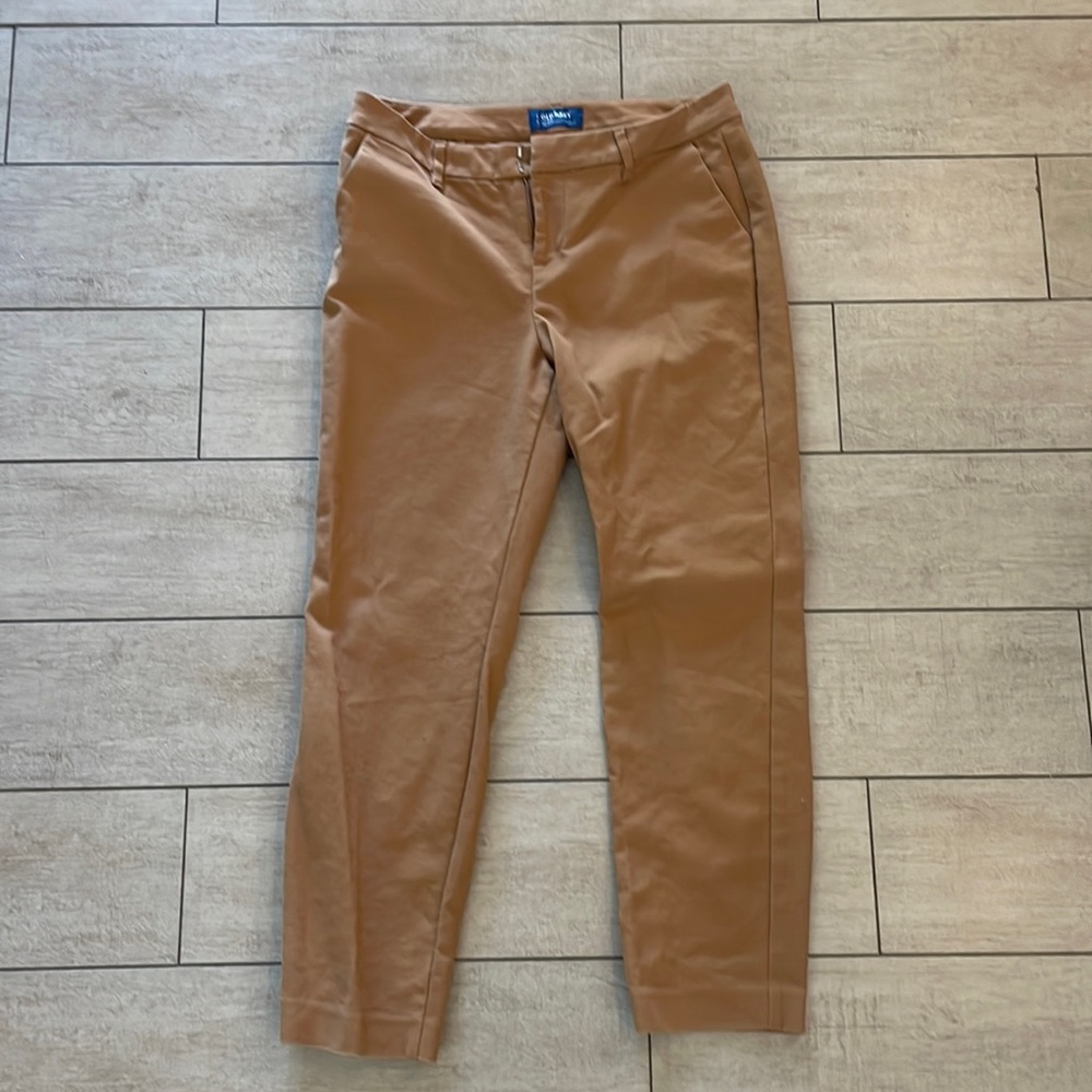 Old Navy Harper Cropped Khaki Trousers Size 6